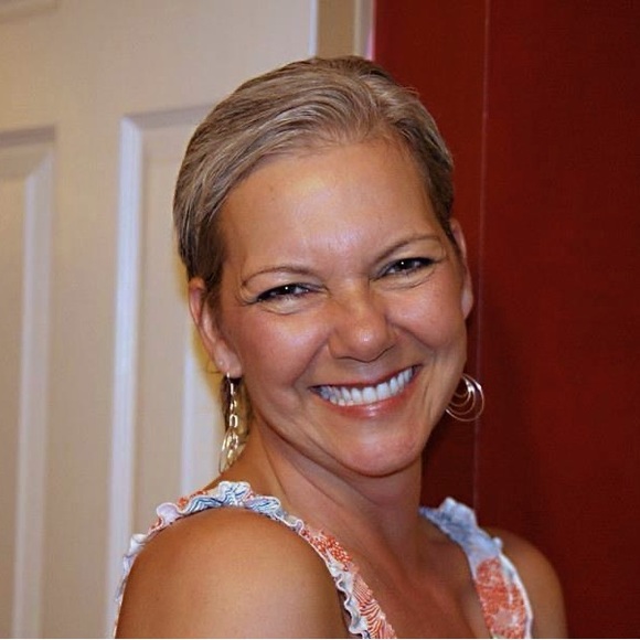 Meet your Posher, Julia - Picture 1 of 1